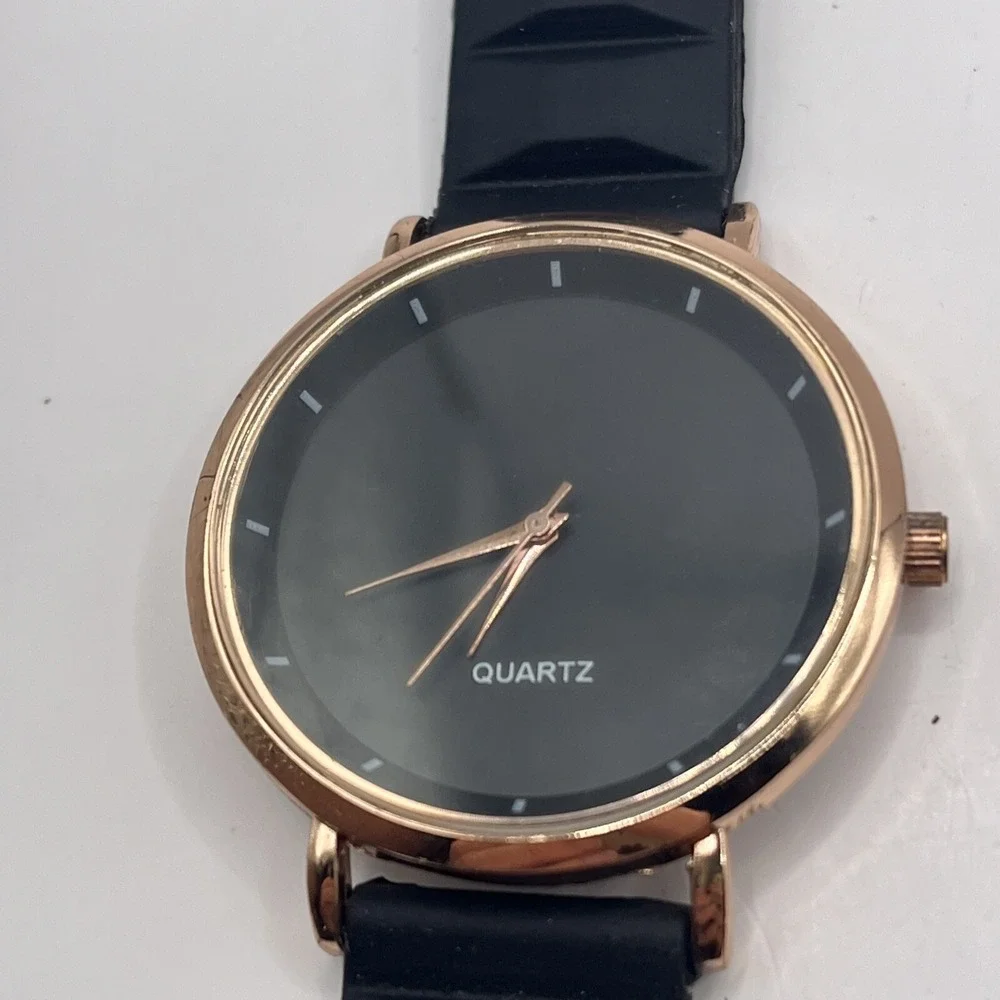 Unisex Quartz Watch Rose Gold‎ 39mm Case Black Silicone Band- New Battery